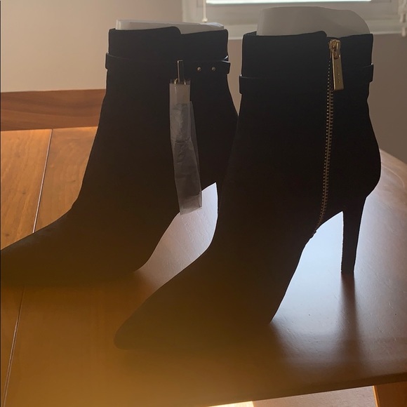 Michael Kors Winslow Flex Mid Bootie - Picture 3 of 3